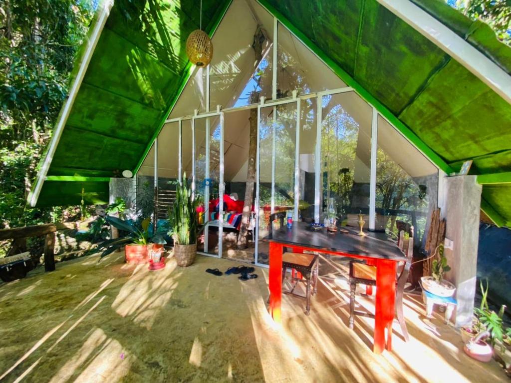 Κήπος έξω από το Moksha eco villa Ella
