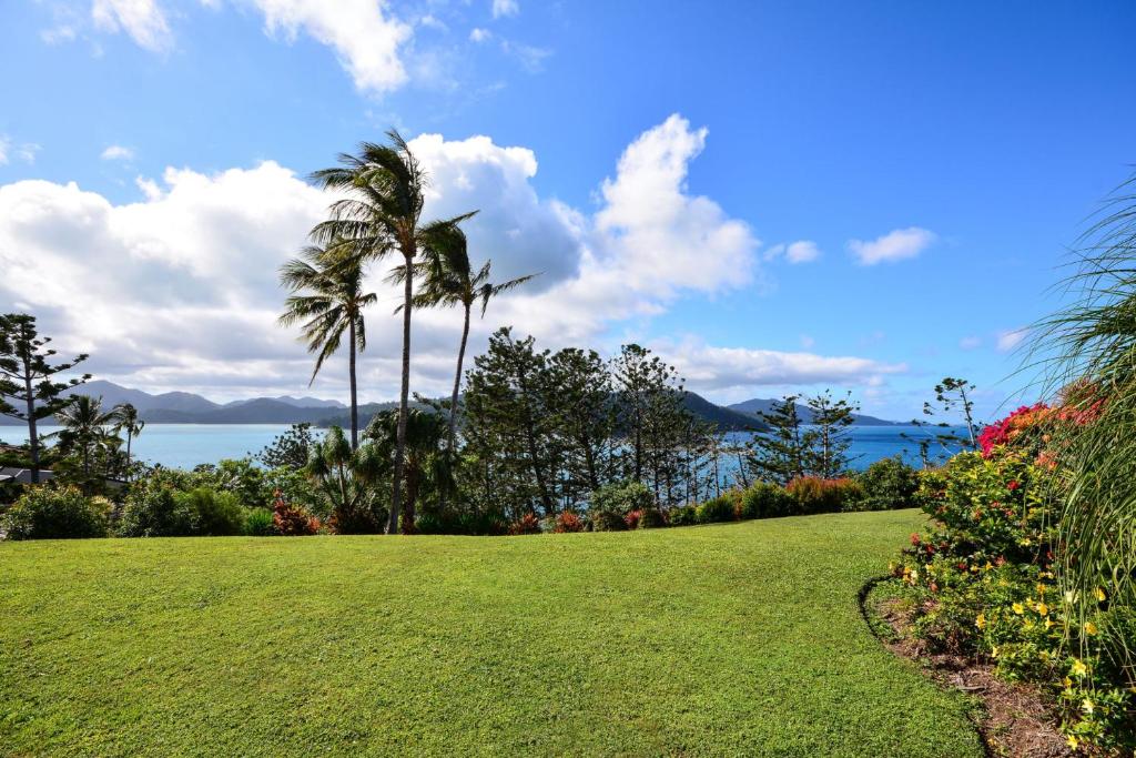 Bella Vista West 1 Ocean View With Golf Buggy And Airport Transfers Under  New Management, Hamilton Island – Updated 2022 Prices