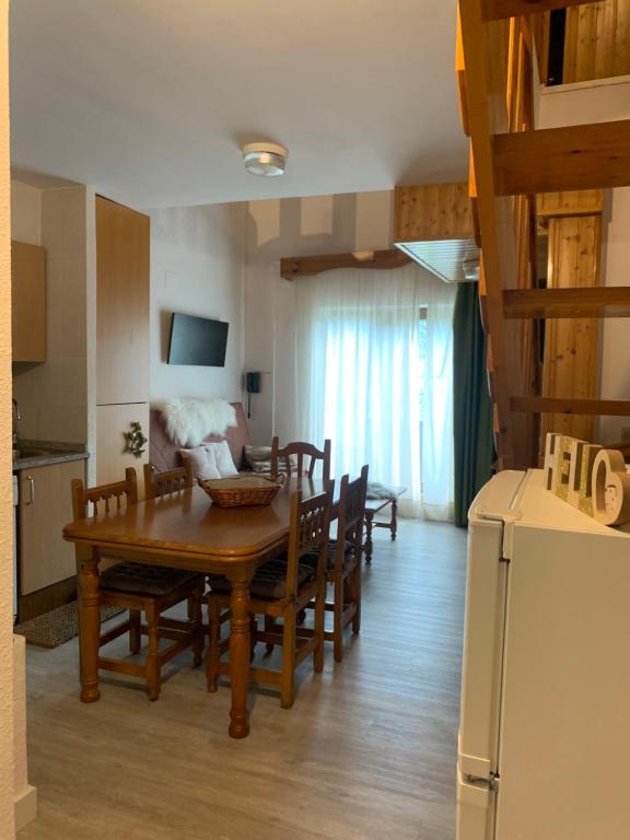Kuchyň nebo kuchyňský kout v ubytování ABELLETES - K31 DeuSol - Vall d'Incles - Soldeu Hut 6057