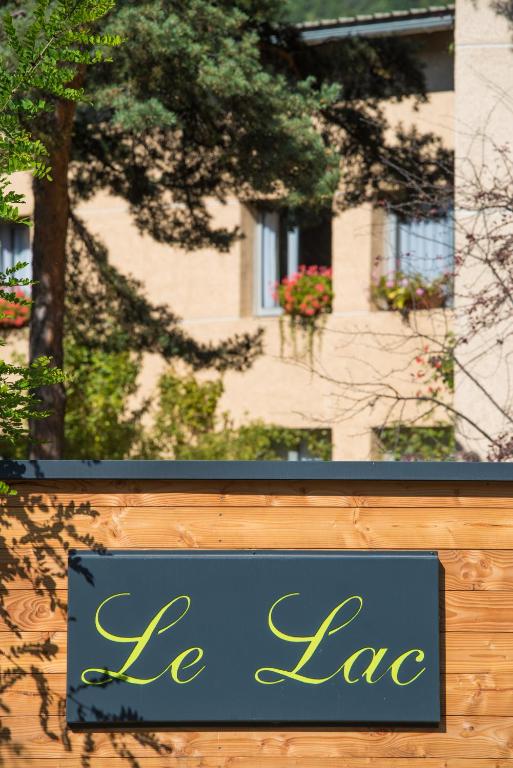 Fotografie z fotogalerie ubytování Logis Hotel Le Lac v destinaci Embrun