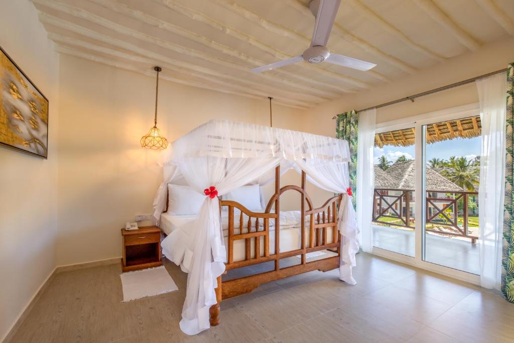 Kiwengwa Beach Resort - Family Room