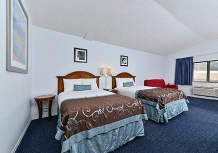 Budget Host - Doppelzimmer Mit Zwei Doppelbetten – Raucher