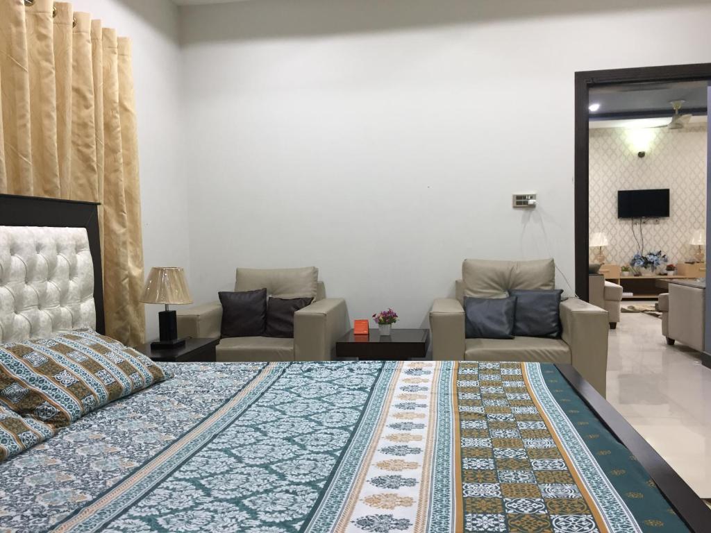 Two Bedroom Suite - Housity