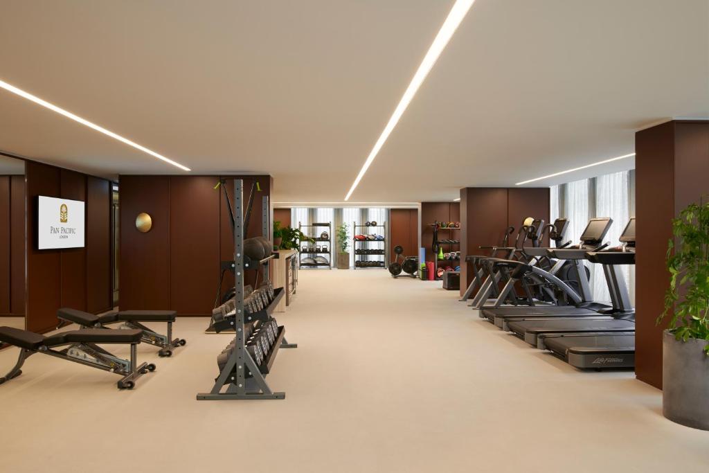 Fitness centrum a/nebo fitness zařízení v ubytování Pan Pacific London