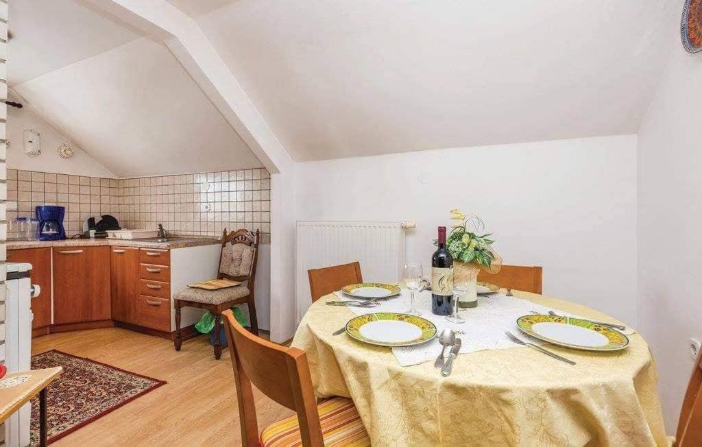 Kuchyň nebo kuchyňský kout v ubytování Apartman Svetličić