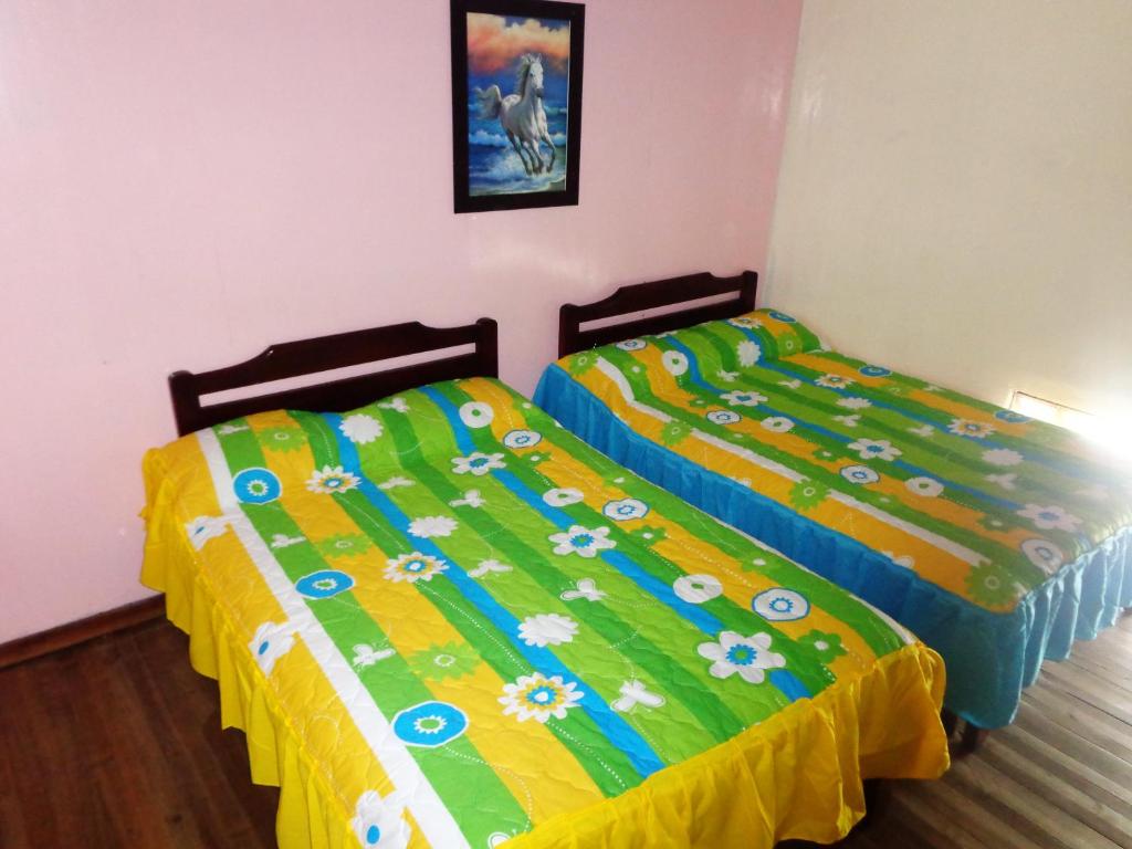 Hostal Yumbo Imperial - Habitación Triple Con Baño Privado