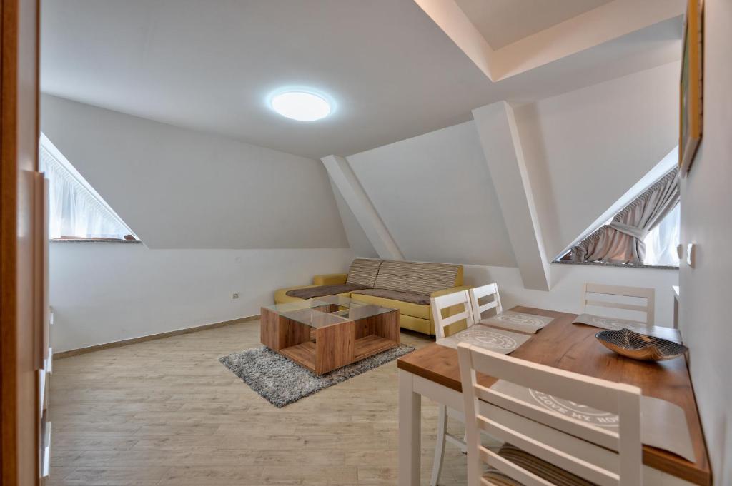 Lovac apartmani - Loft