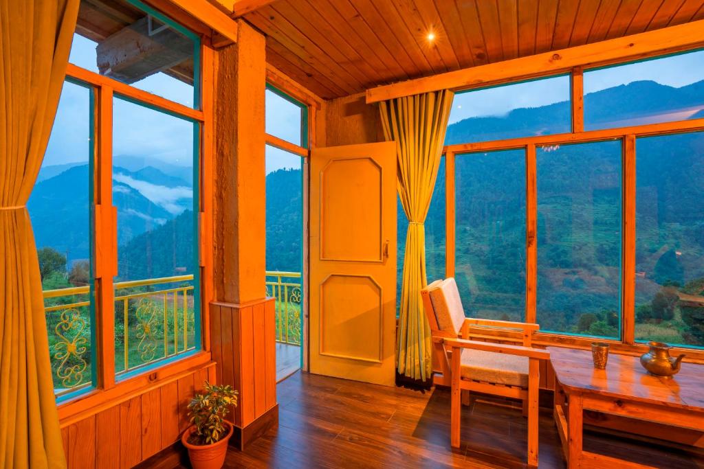 Zostel Shangarh, Kullu - Mud Walled Deluxe Room