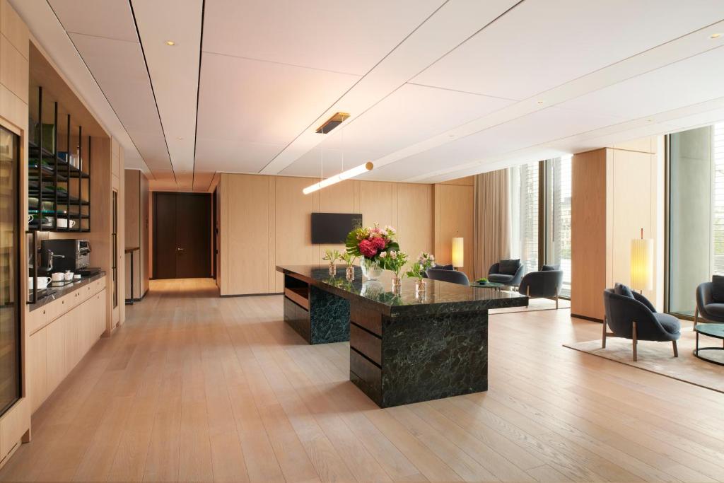 Pan Pacific London photo