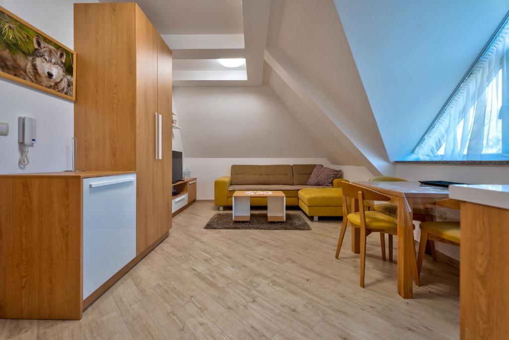 Kuchyň nebo kuchyňský kout v ubytování Lovac apartmani