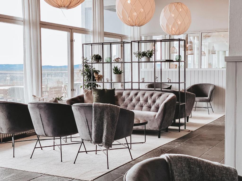 Posezení v ubytování Siljansnäs Hotell