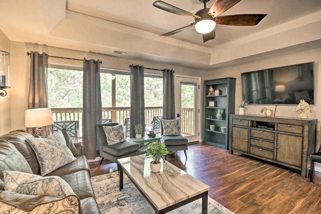 Couples Retreat Condo Near Silver Dollar City (USA Branson West