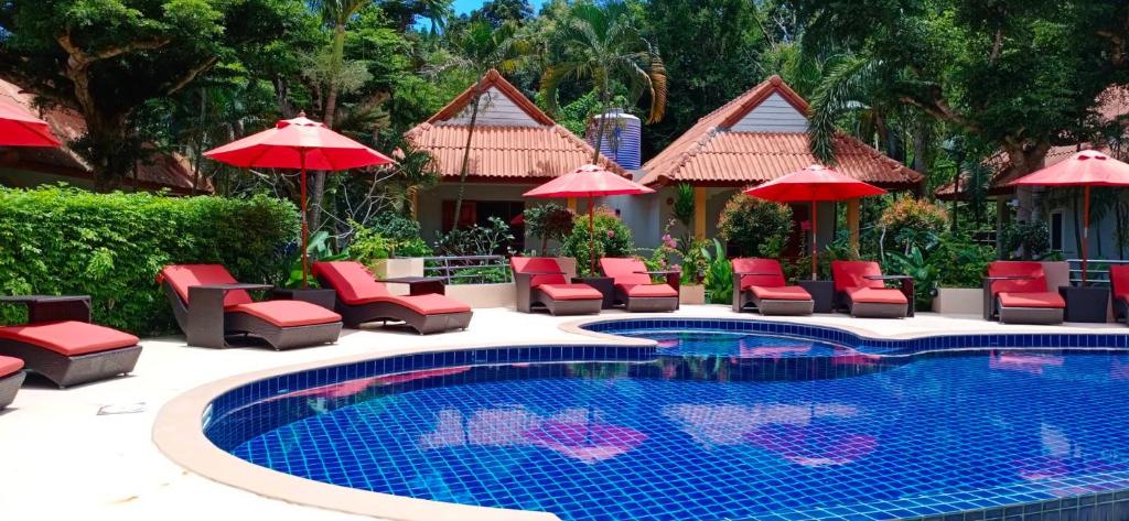 Bazén v ubytování Boonya Resort Koh Chang nebo v jeho okolí
