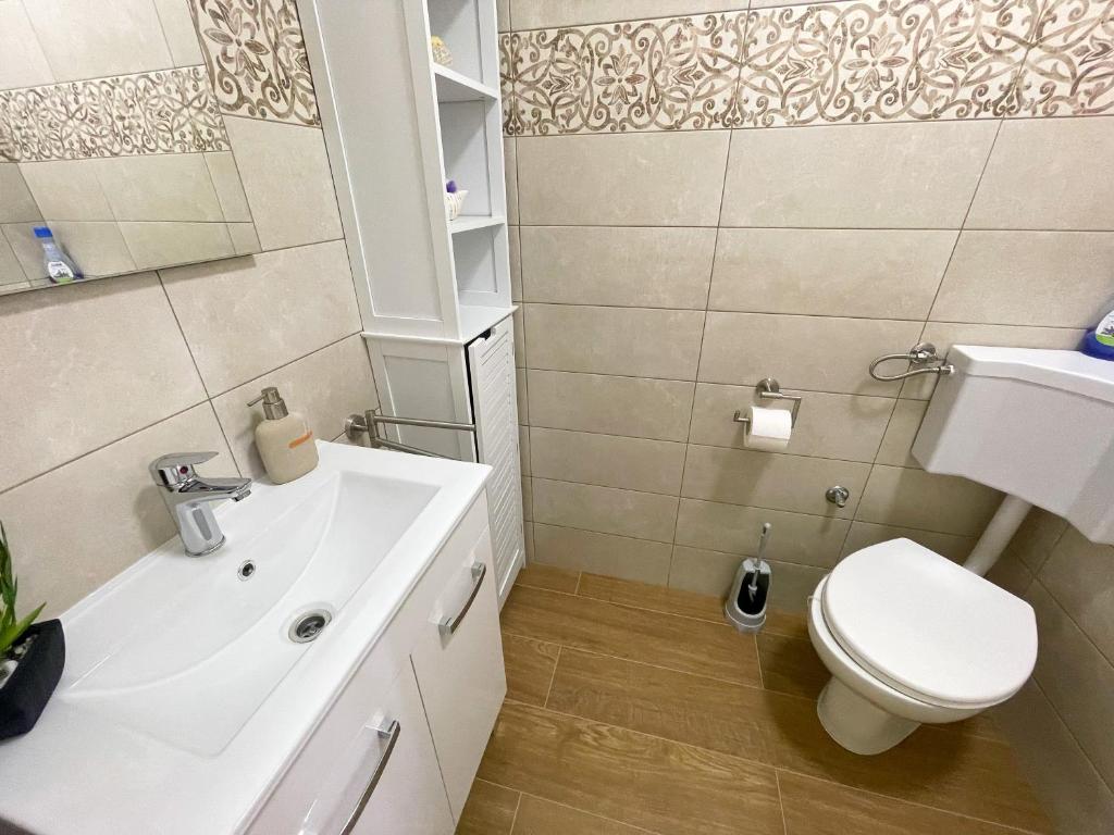 Koupelna v ubytování Apartmani Andrejko