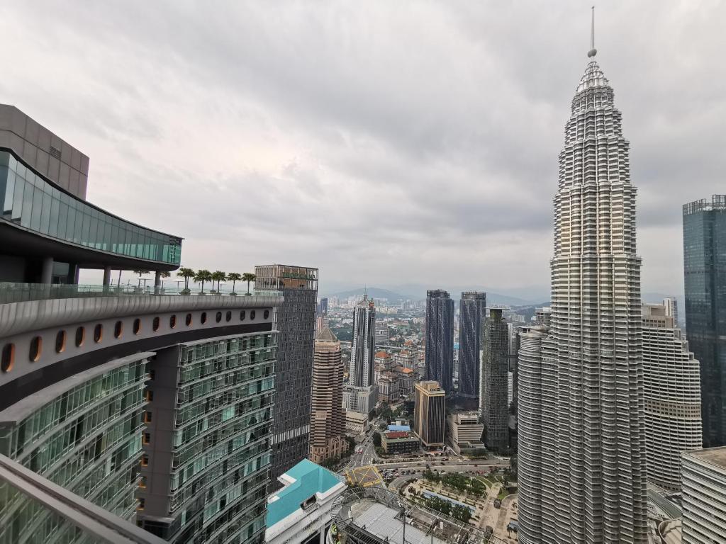 لابی و فضای عمومی Sky Suites KLCC by Autumn Suites Premium Stay - تصویر ۵