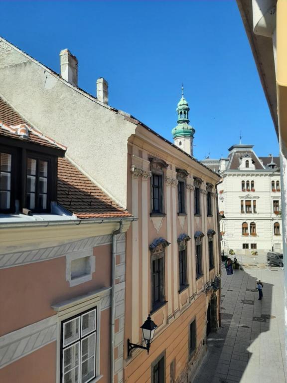 Budova, v ktorej sa apartmán nachádza