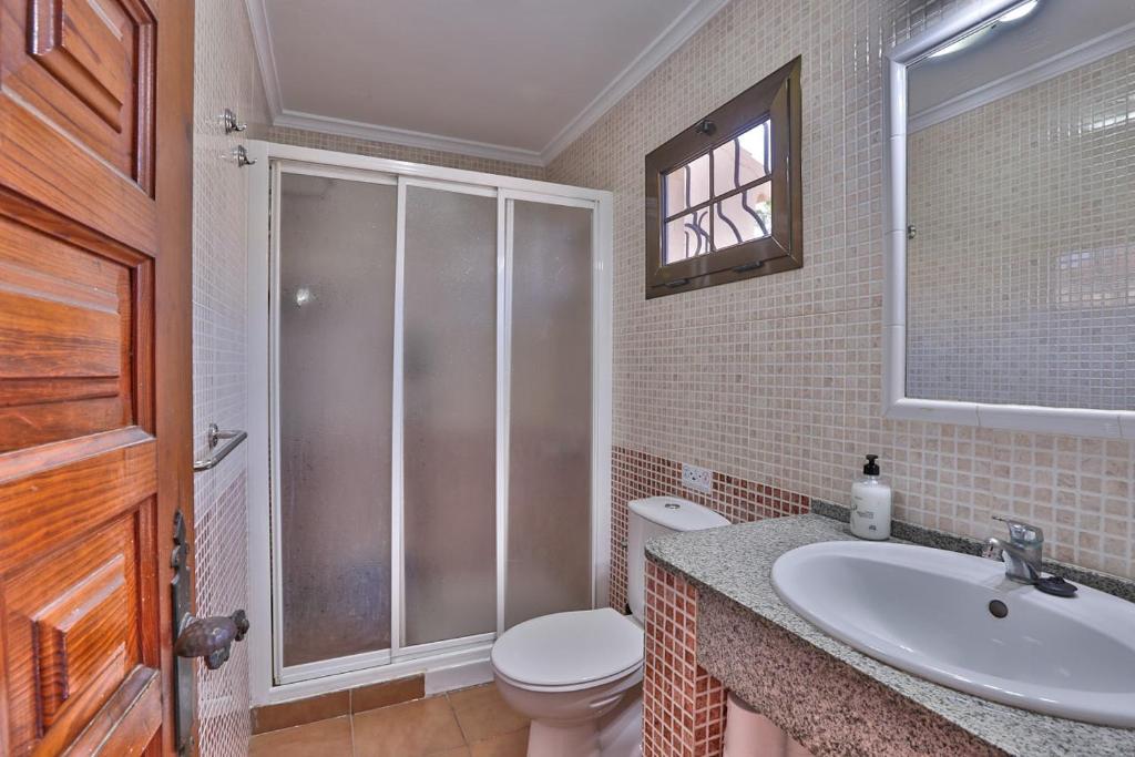 A bathroom at Bungalows Santa Fe esquina