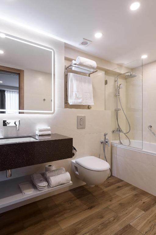 Koupelna v ubytování Premier Hotel Odesa