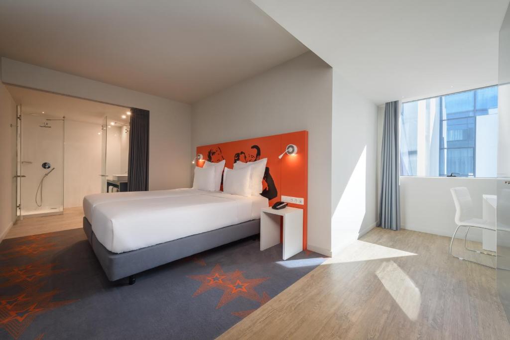 
Twin Room with Airport View
