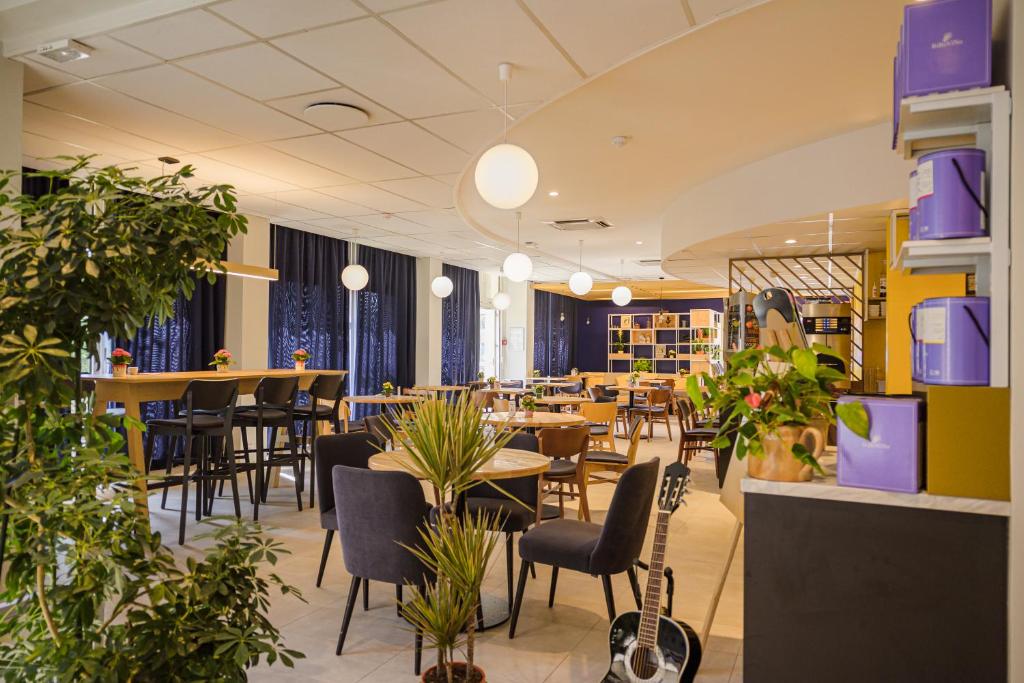 ibis Belfort Danjoutin tesisinde bir restoran veya yemek mekanı