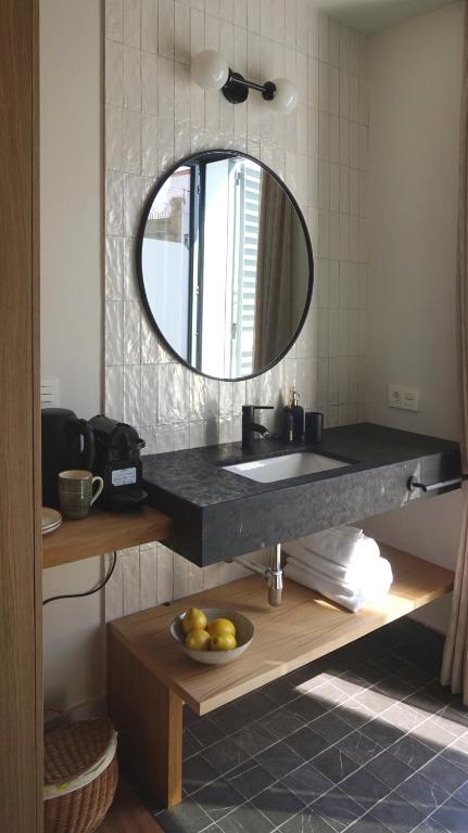Zdjęcie z galerii obiektu San Jorge Suites Triana w Sewilli