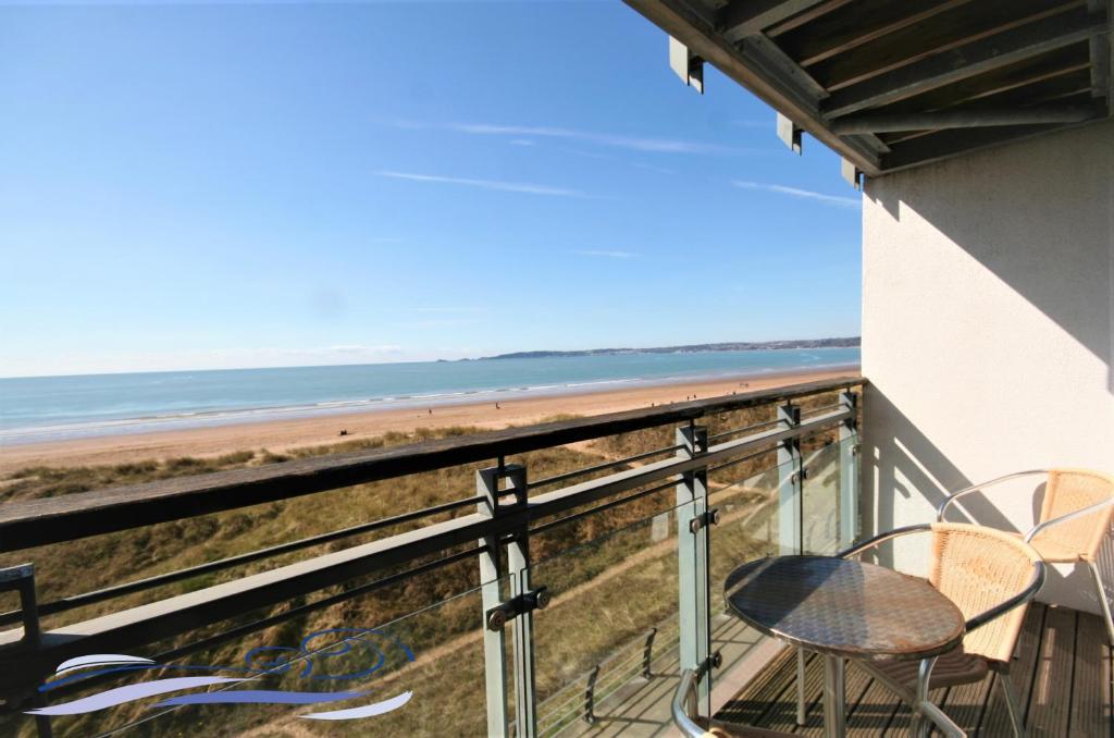 Two Bedroom Apartment with Sea View - Fisherman's Way