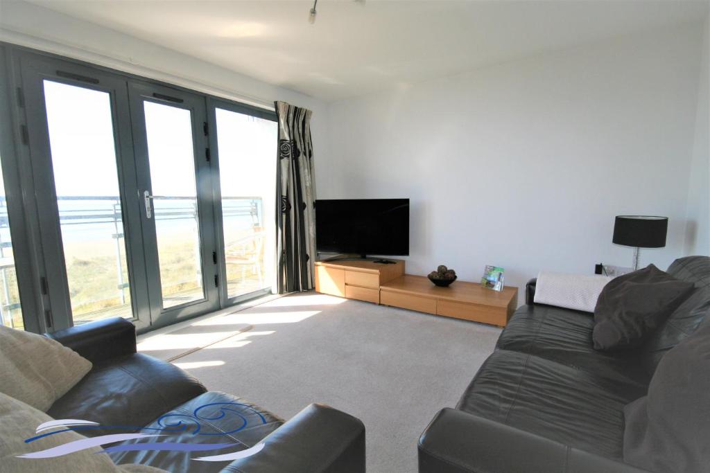 Two Bedroom Apartment with Sea View - Fisherman's Way