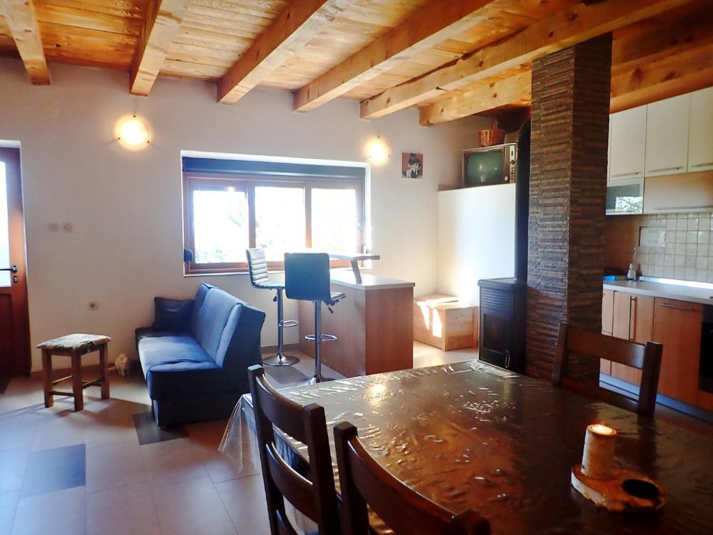 Posedenie v ubytovaní Holiday Home Milovci
