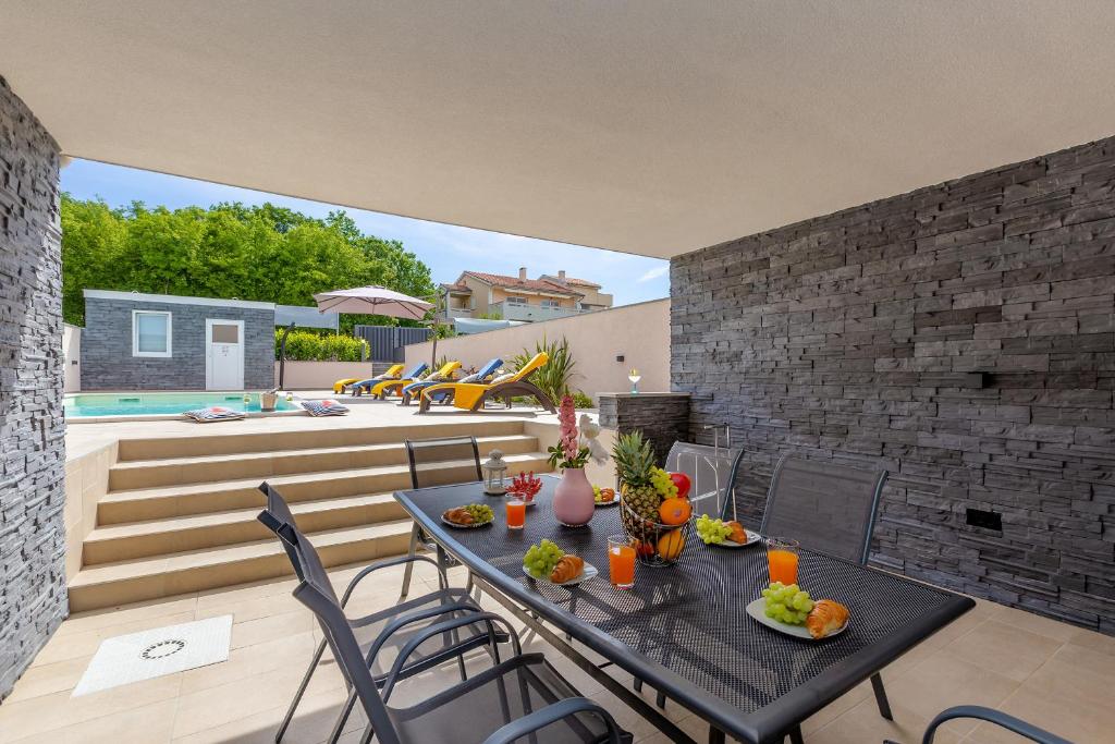 Balkon lub taras w obiekcie Kuća za odmor ŠOTOVENTO I - Brzac , Krk