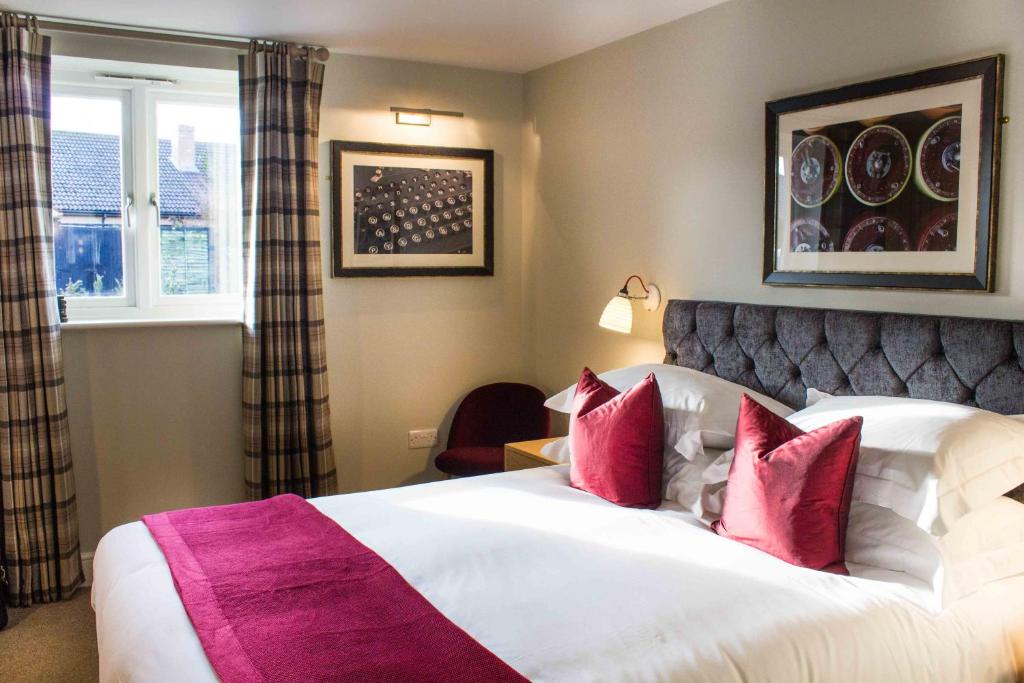 Crown & Punchbowl - Standard King Room
