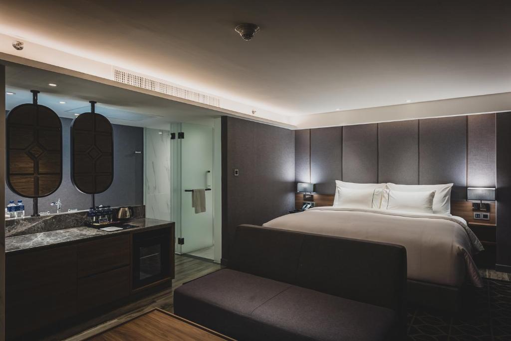 
King Room with Balcony
