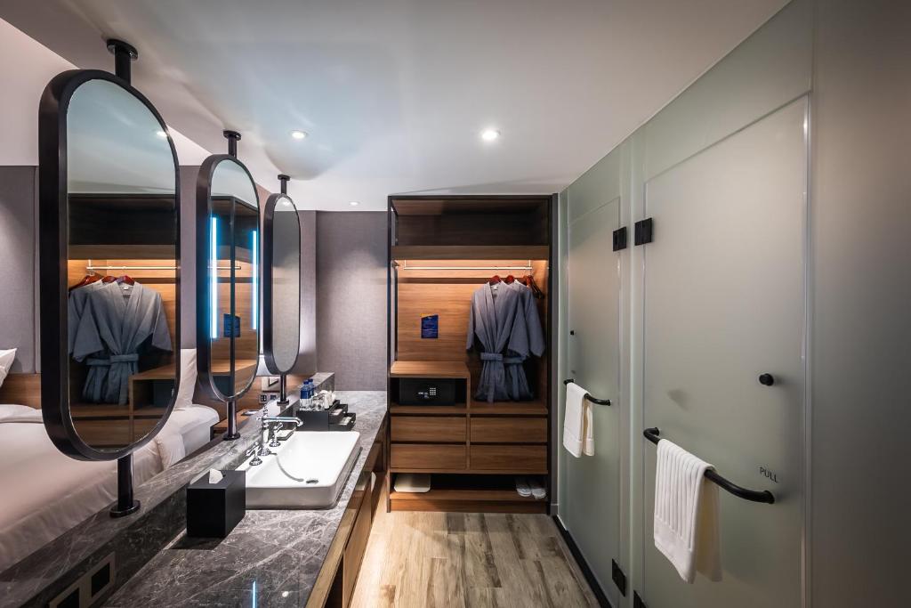 Ayathorn Bangkok - 10