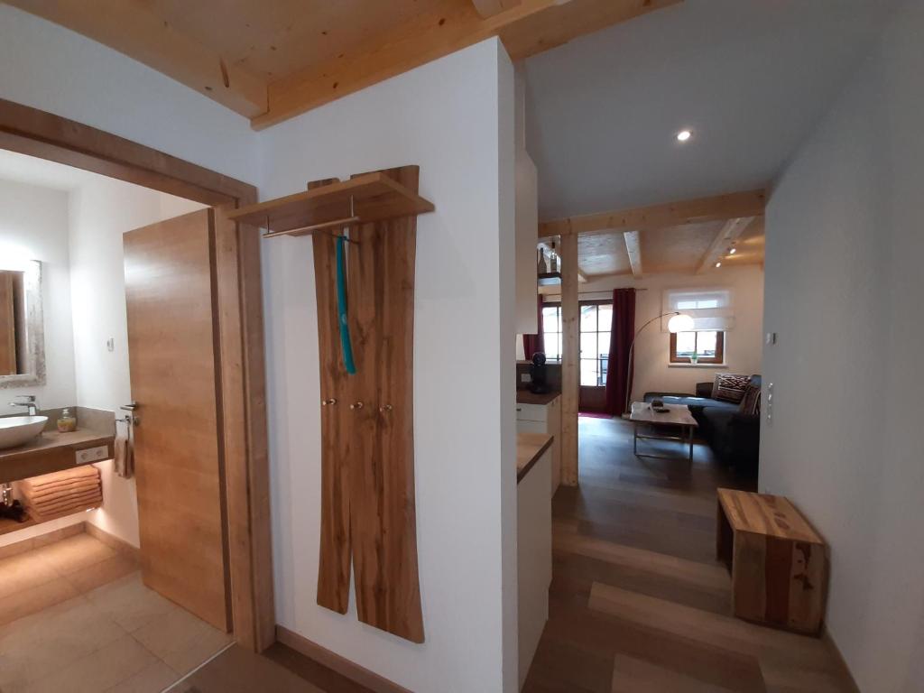 A seating area at Hochalmbahnen Chalets Rauris 1-09 WE1, Maislaufeldweg 1i EG