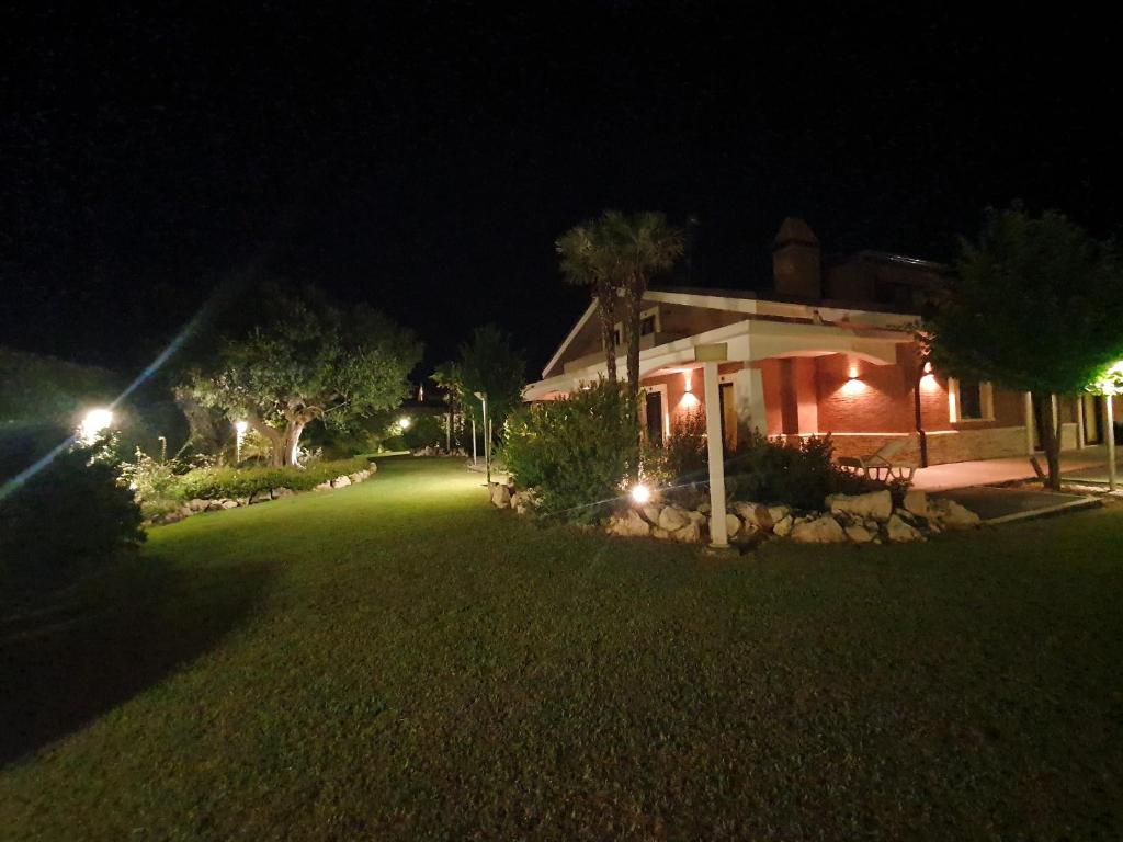 a house at night with lights on the yard at EDEN RELAX in Termoli