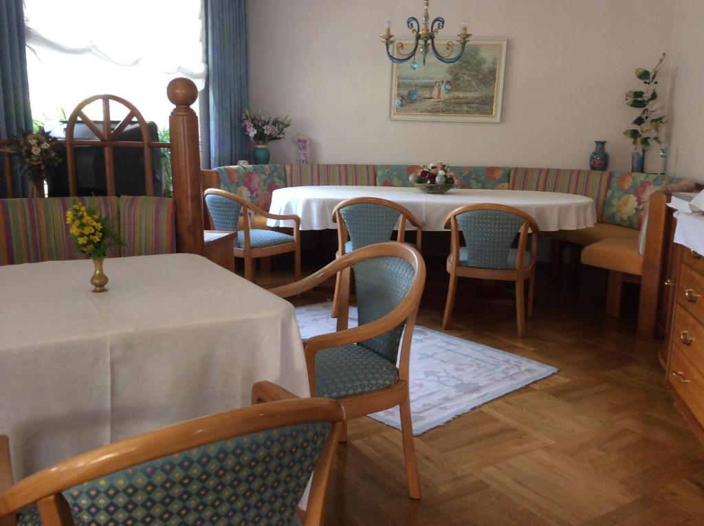 Posezení v ubytování Gästehaus Fertschey