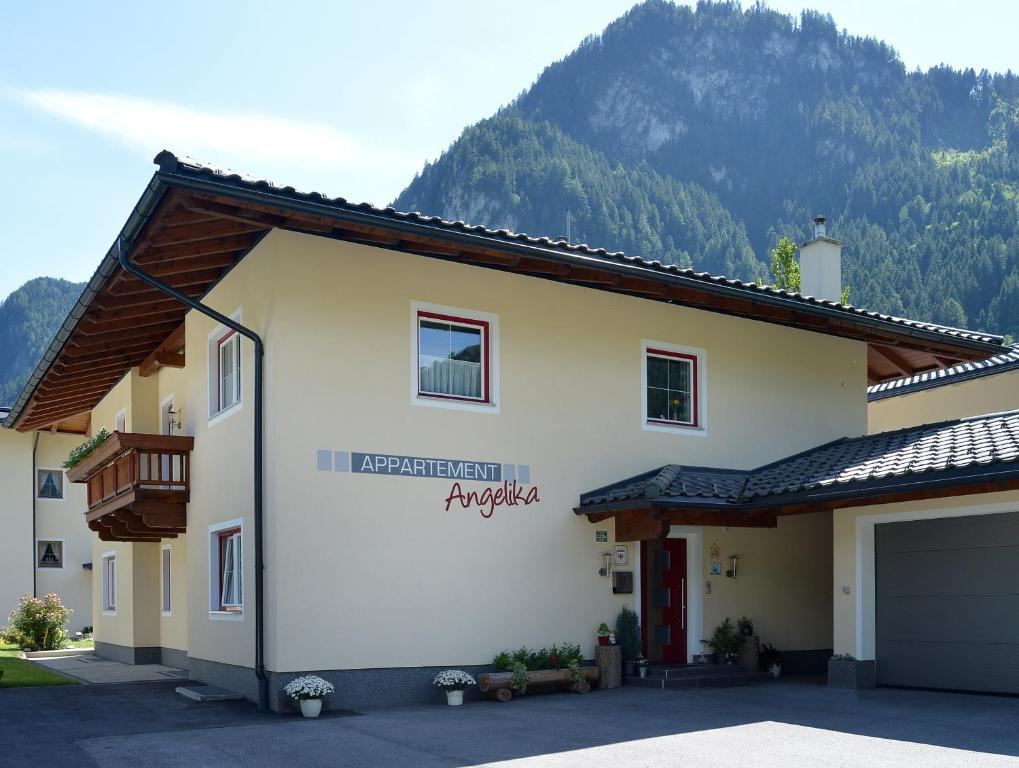 Výhľad na hory alebo výhľad na hory priamo z apartmánu