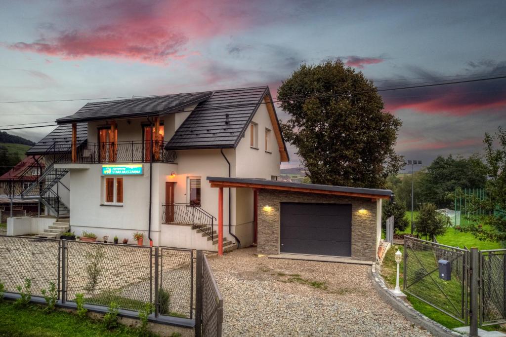 Budova, v ktorej sa apartmán nachádza