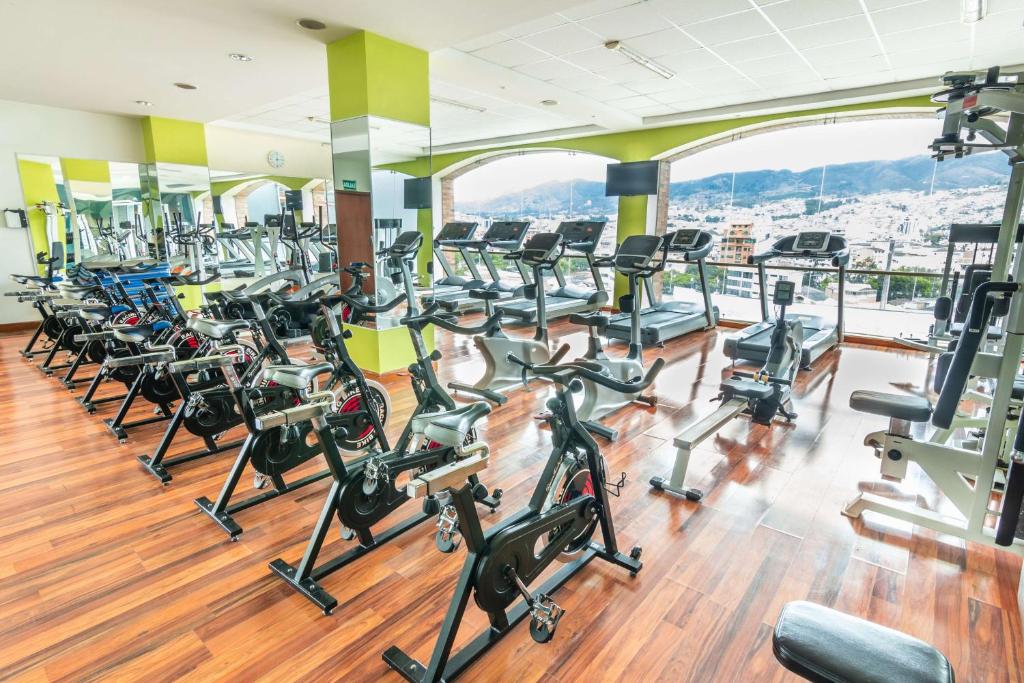 Fitness centrum a/nebo fitness zařízení v ubytování Sonesta Hotel Loja