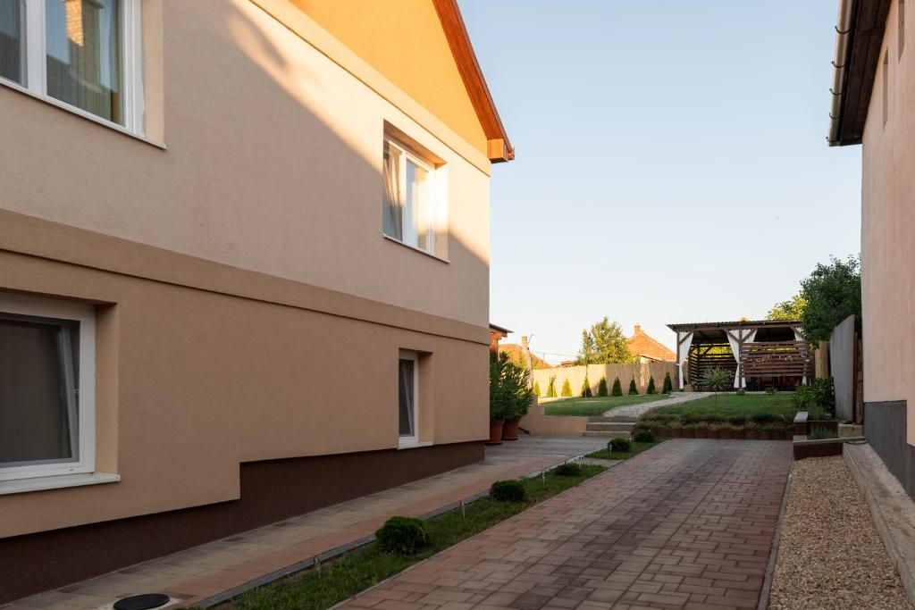 Budynek, w którym mieści się apartament