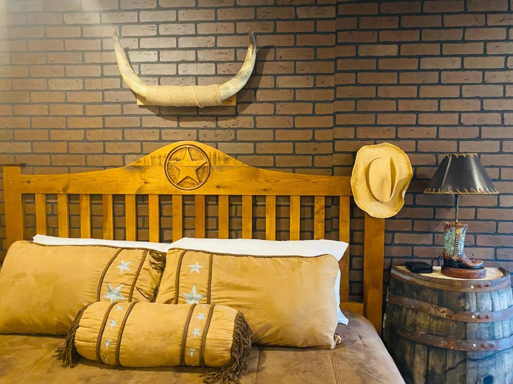 Area soggiorno di The Big Texan Motel