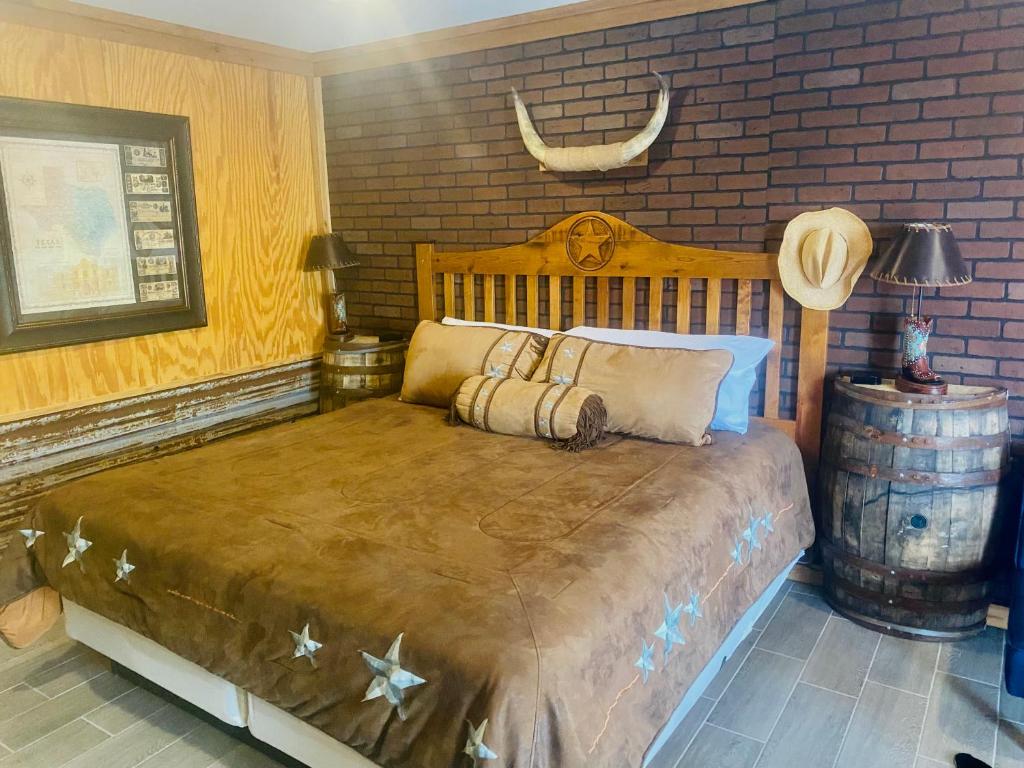 Letto o letti in una camera di The Big Texan Motel
