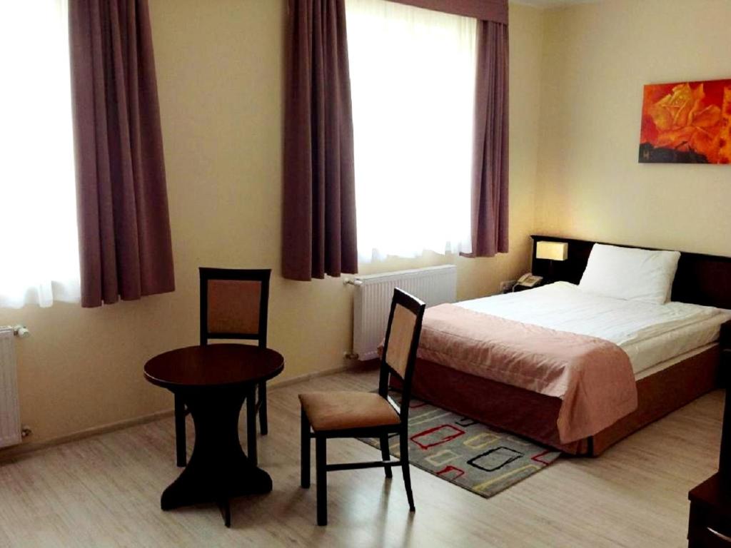 Hotel Feniks - Chambre Double Ou Lits Jumeaux