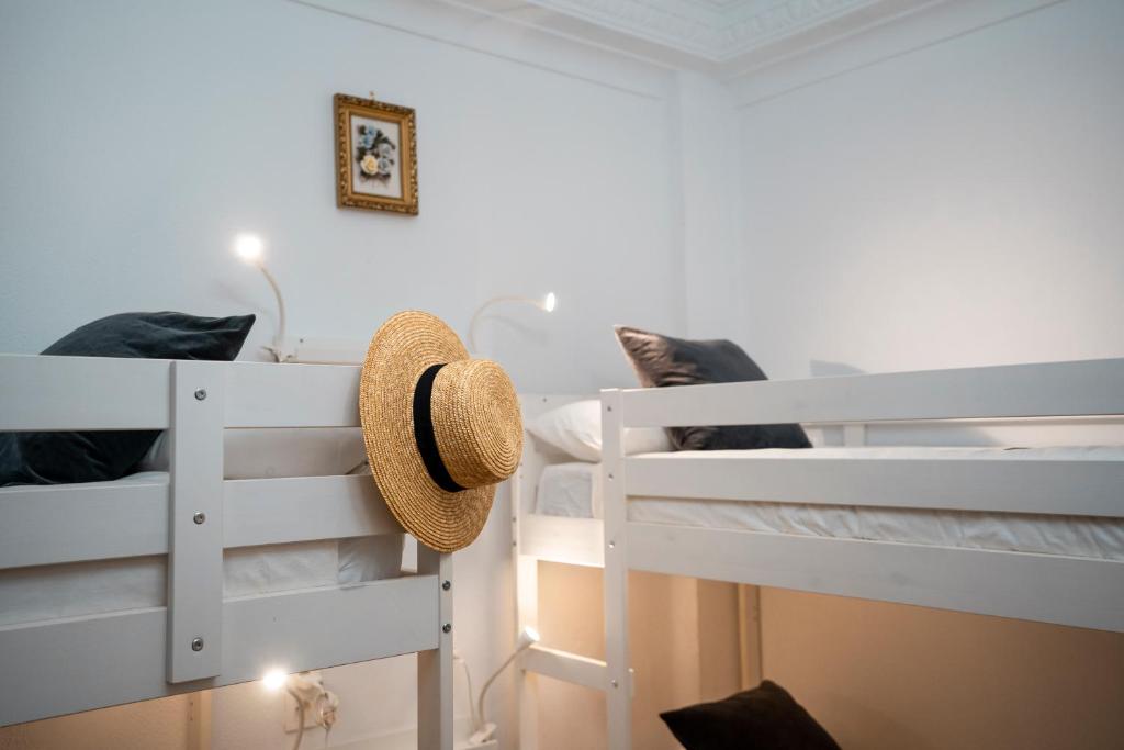 HiHome Hostel Uría - 混合宿舍间的双层床