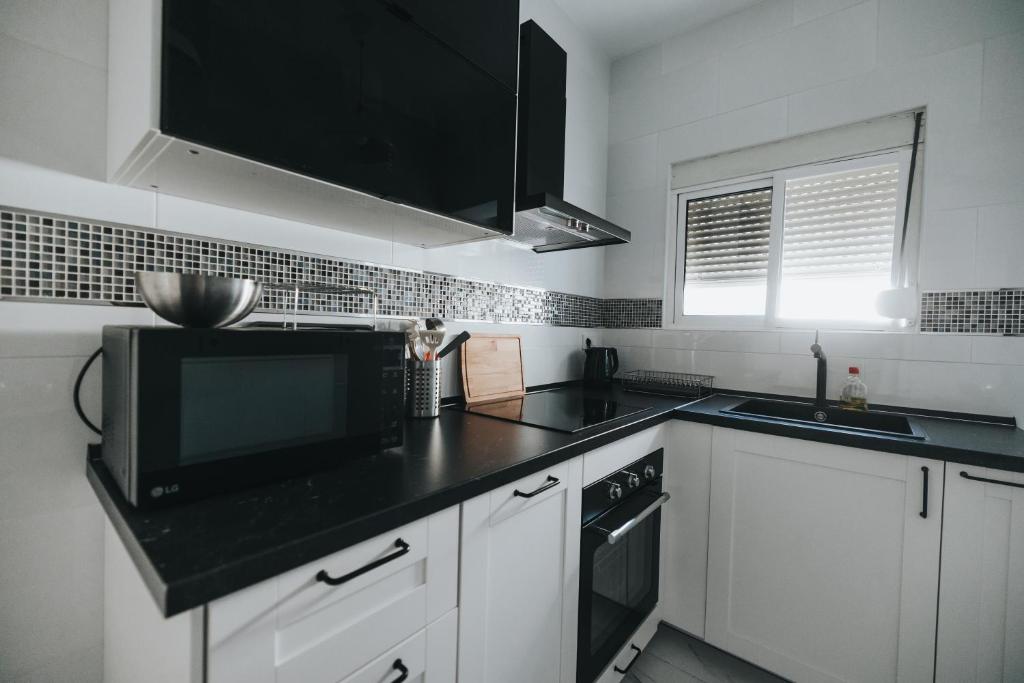 Kuchyňa alebo kuchynka v ubytovaní Shiny Nab Super Family Apartment