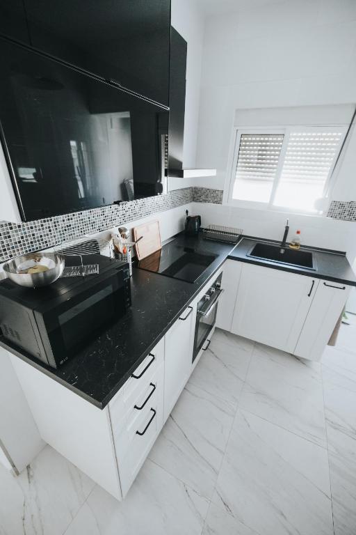 Kuchyňa alebo kuchynka v ubytovaní Shiny Nab Super Family Apartment