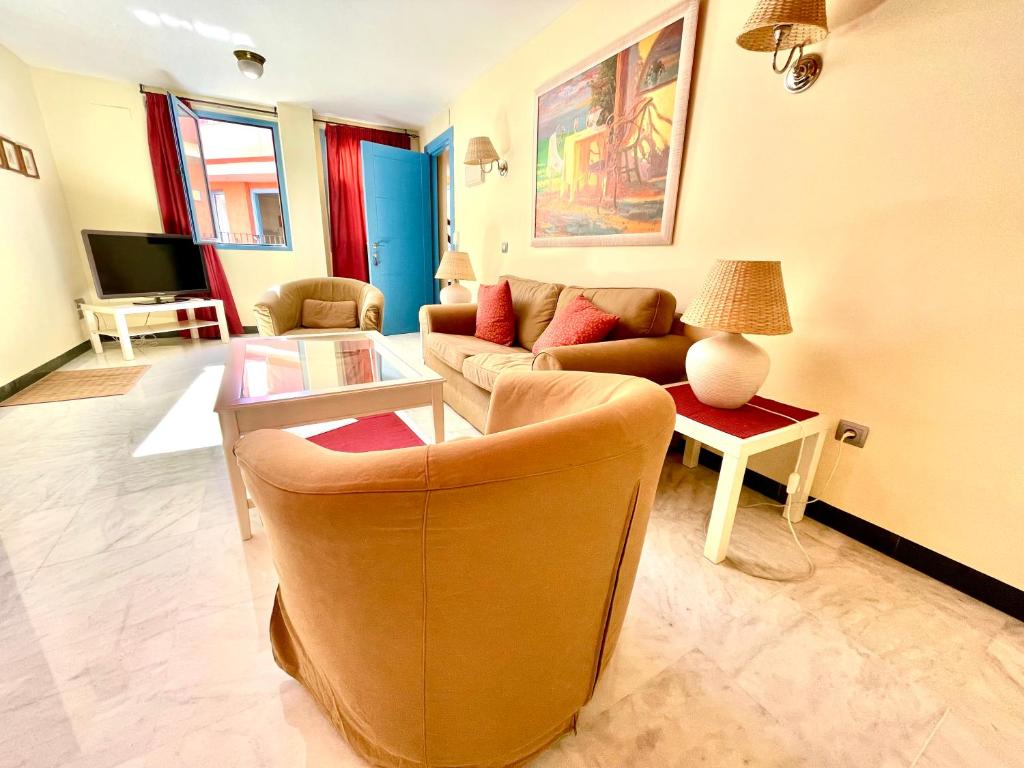 A seating area at Hotel Conde de Cárdenas