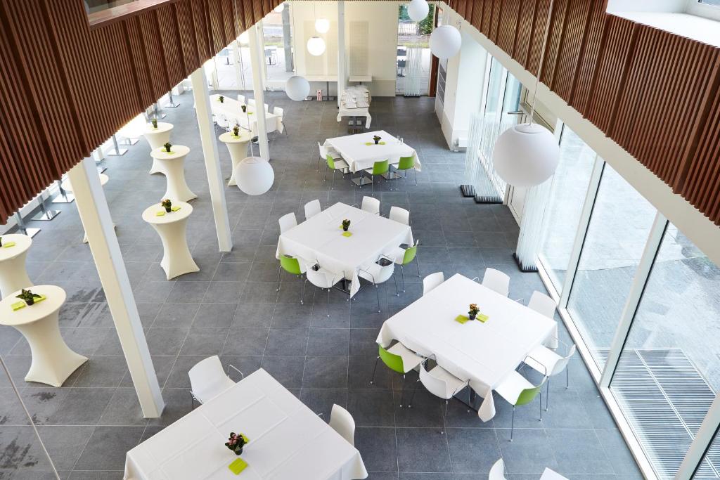 Restaurace v ubytování Hotel Middelpunt - Gratis Parking - Ontbijt inbegrepen!