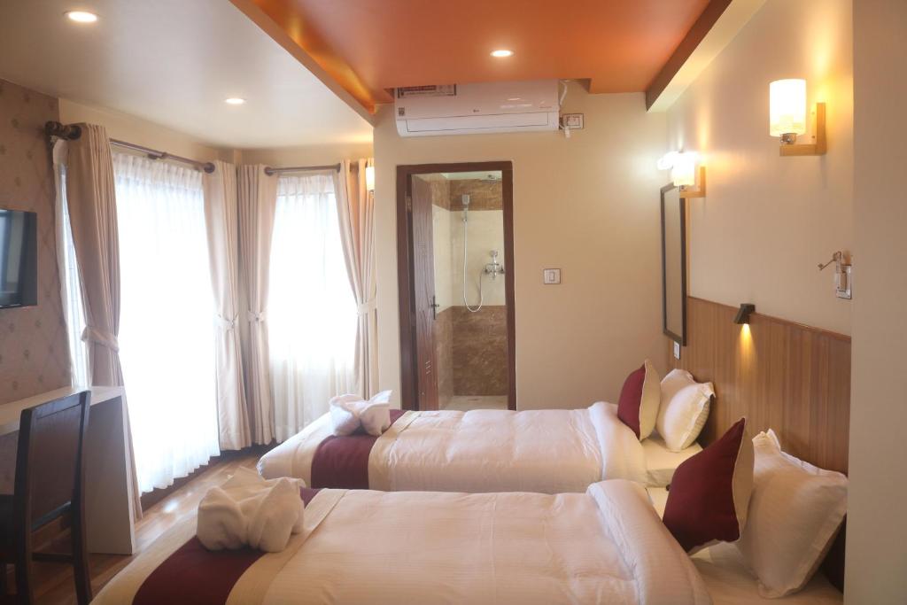 Hotel Family Ties Pvt. Ltd. - Suite Familiar Con Balcón