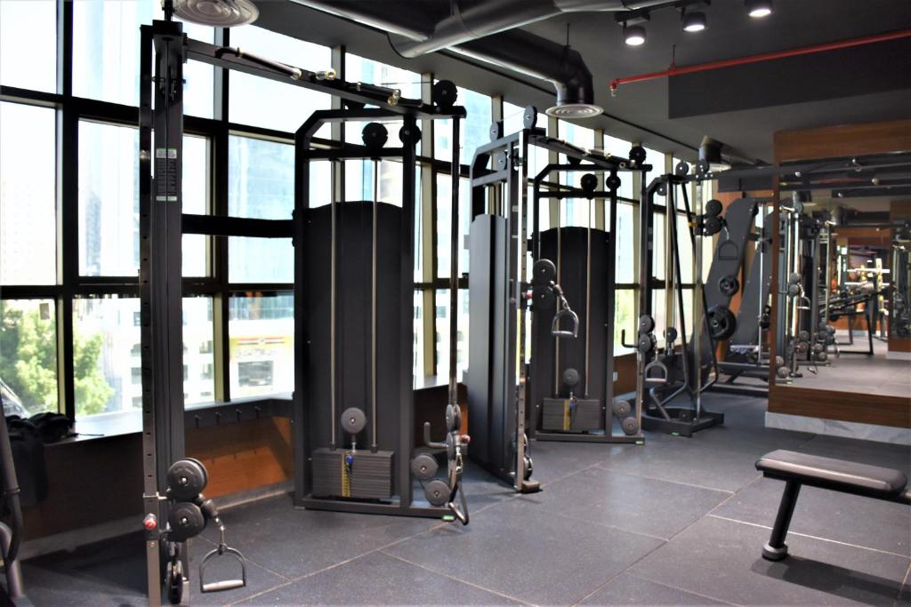 Fitness centrum a/nebo fitness zařízení v ubytování Midan Hotel & Suites Al Aziziya
