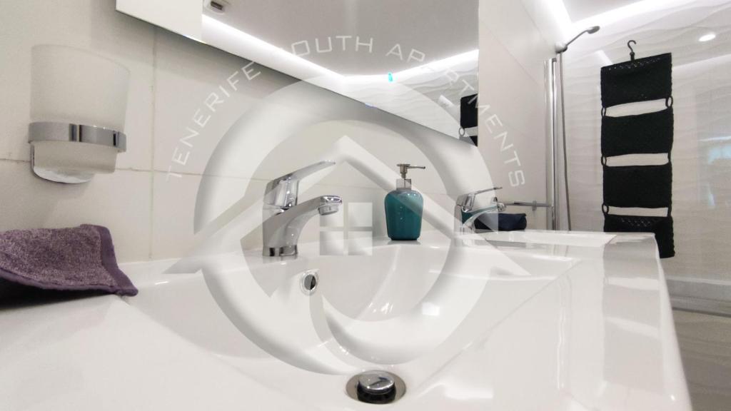 Ένα μπάνιο στο Paradise Ocean Suite